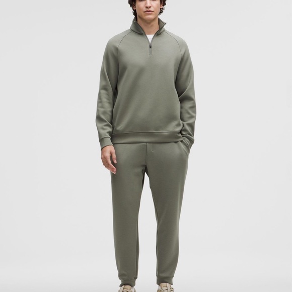 Men’s Smooth spacer jogger -NWT
